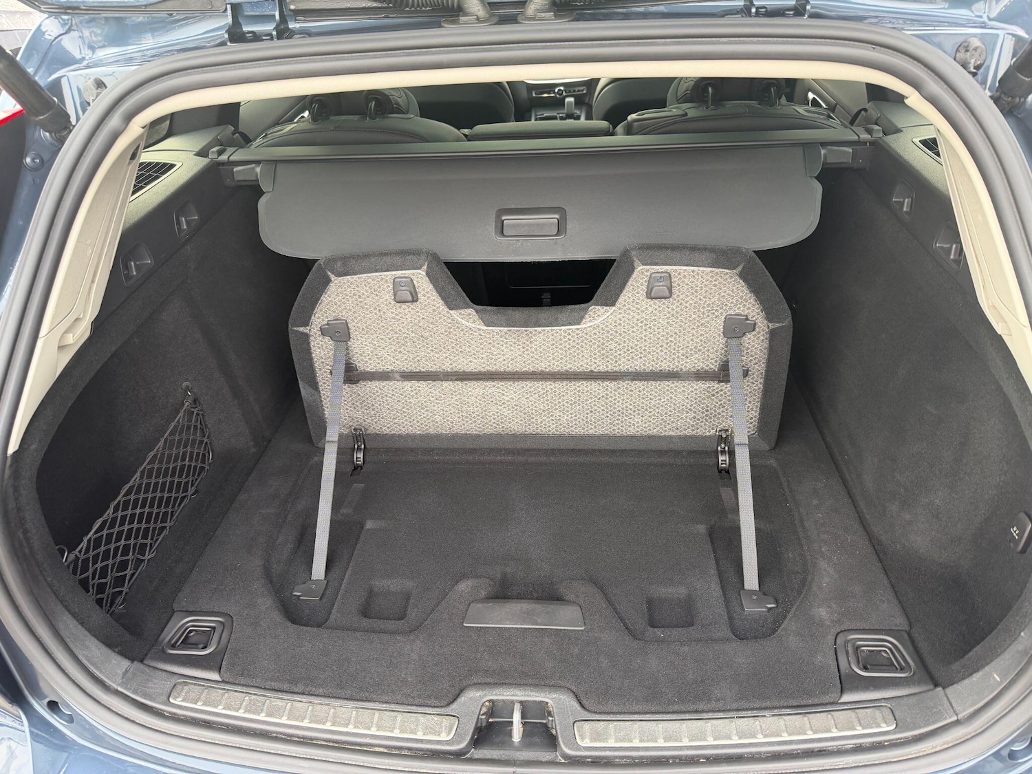 Used Volvo V60 2023 for sale - 76839789: Photo 39