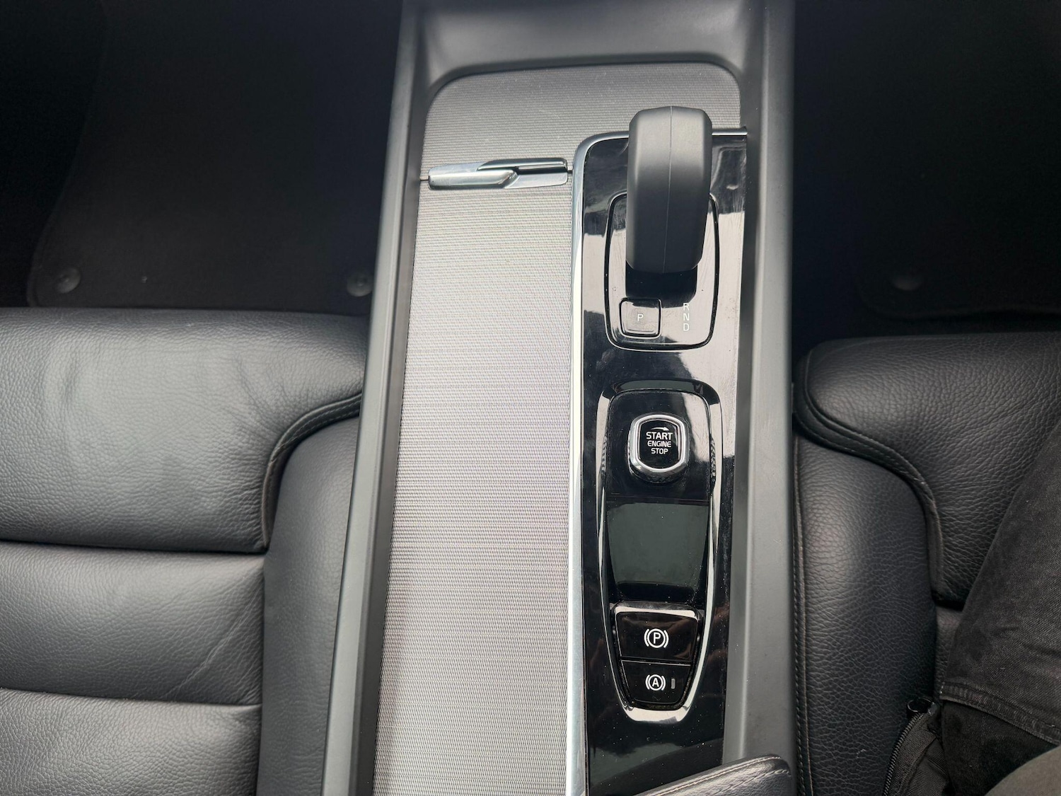 Used Volvo V60 2023 for sale - 76839789: Photo 42