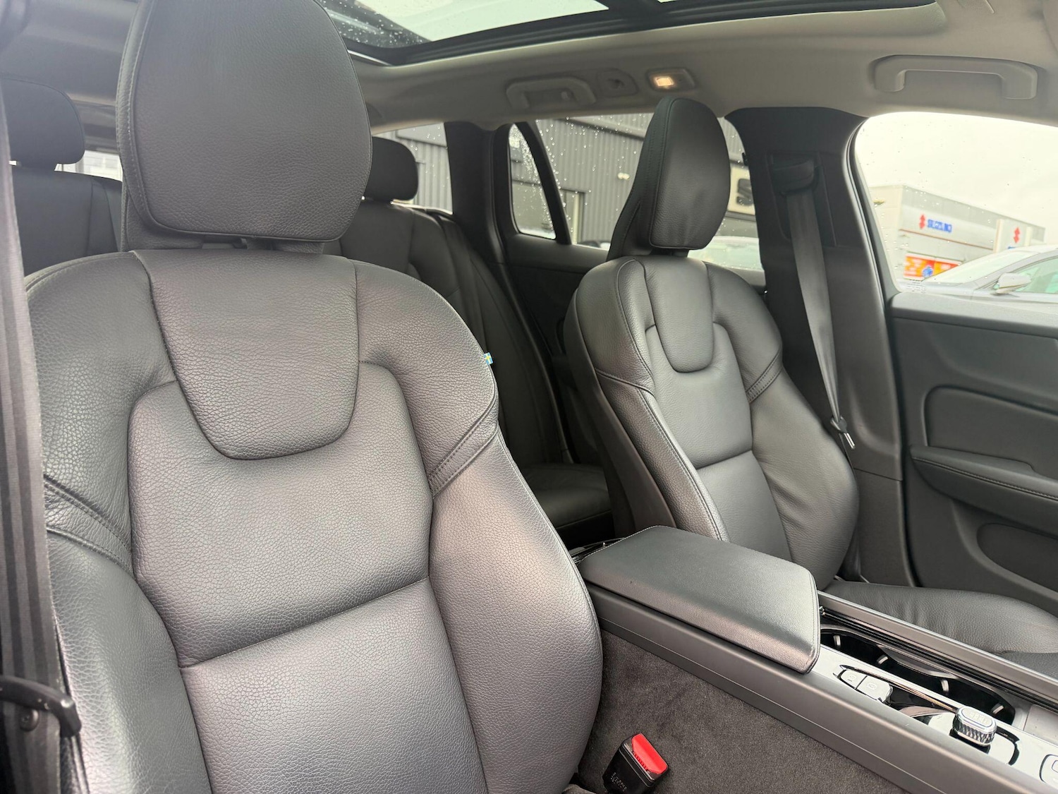 Used Volvo V60 2023 for sale - 76839789: Photo 45