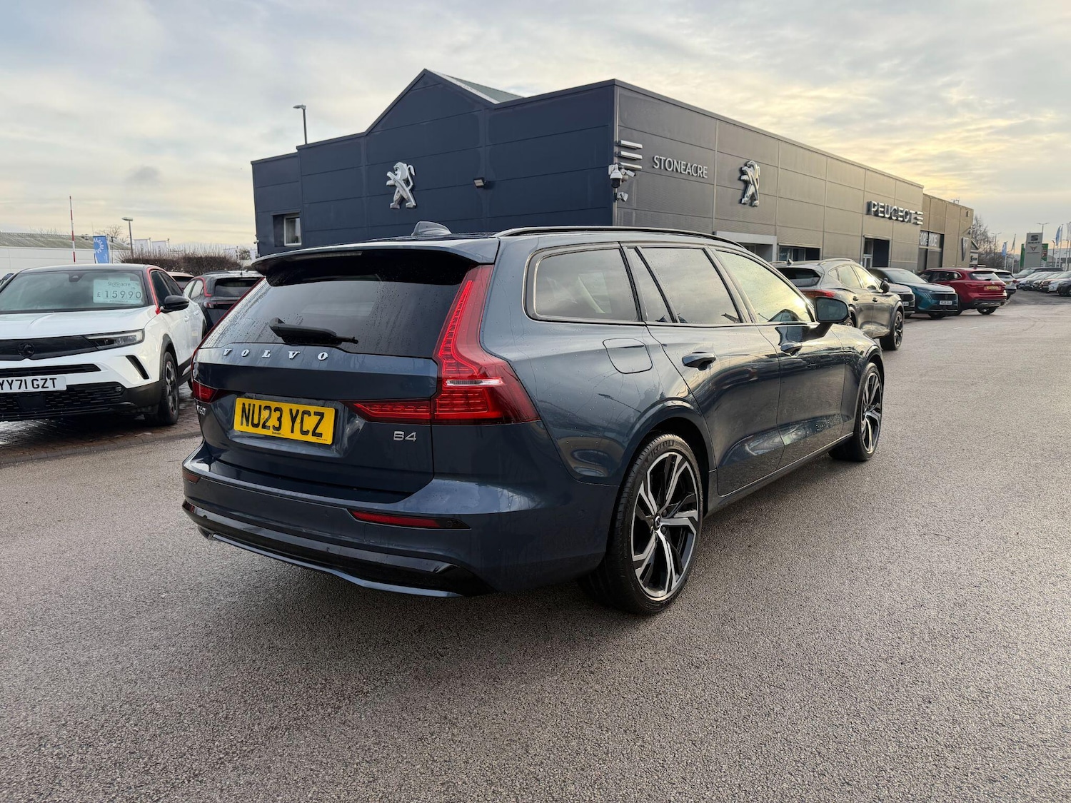 Used Volvo V60 2023 for sale - 76839789: Photo 8