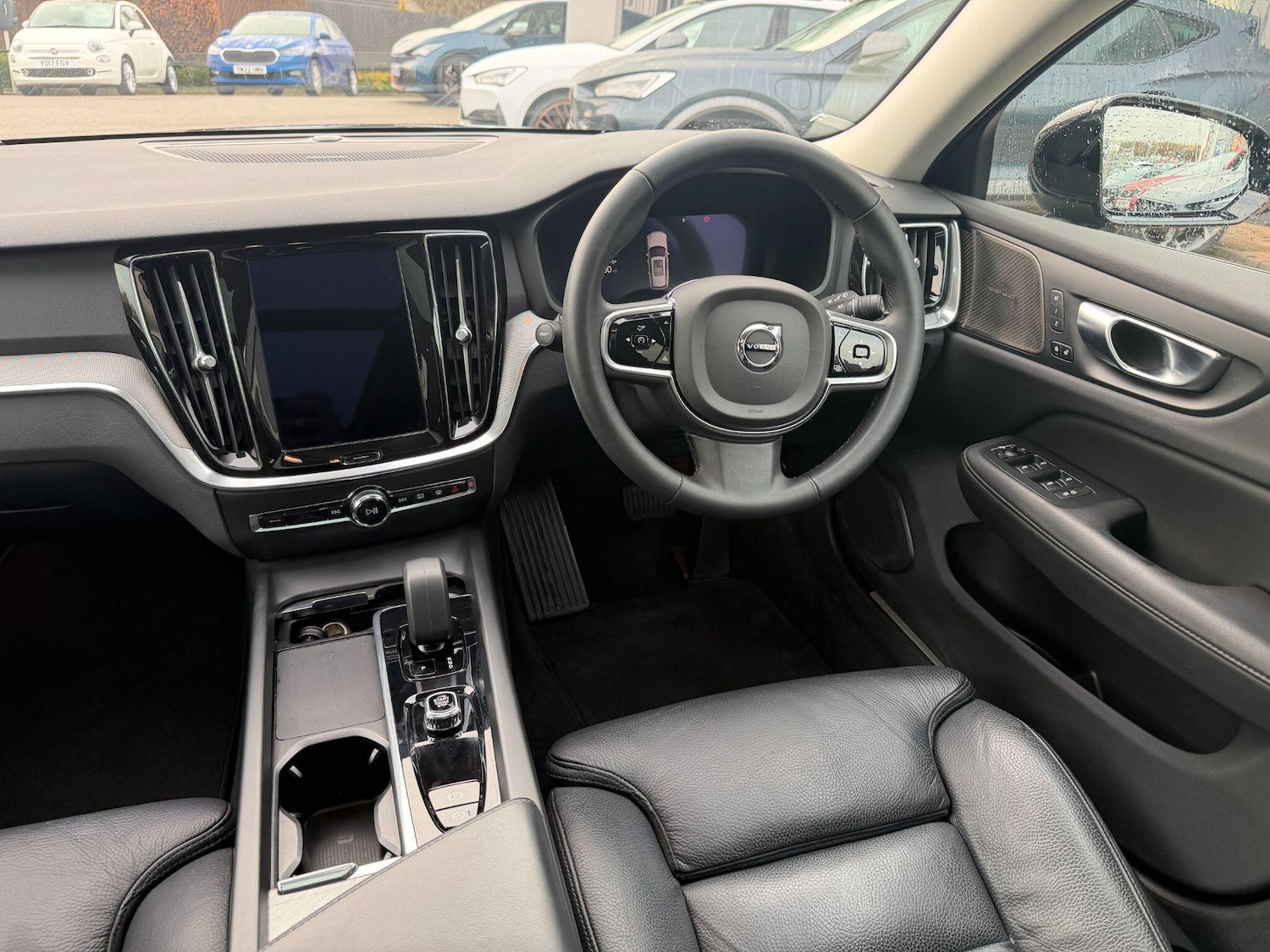 Used Volvo V60 2023 for sale - 76839789: Photo 9