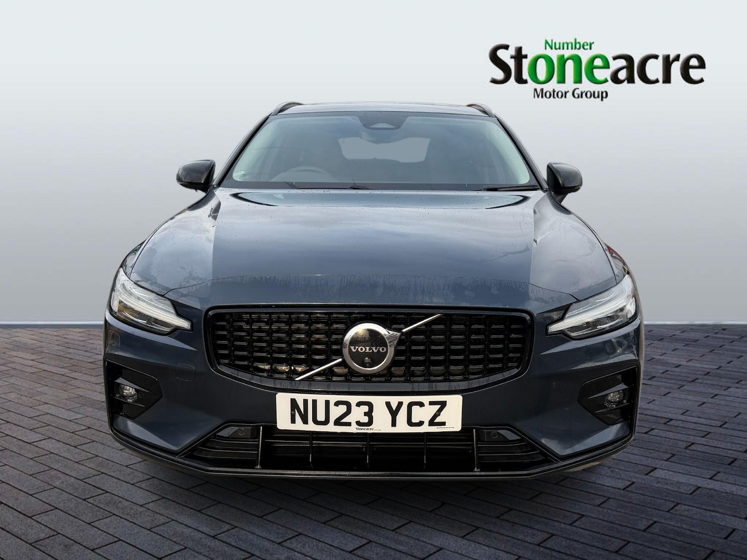Used Volvo V60 2023 for sale - 77565023: Photo 2