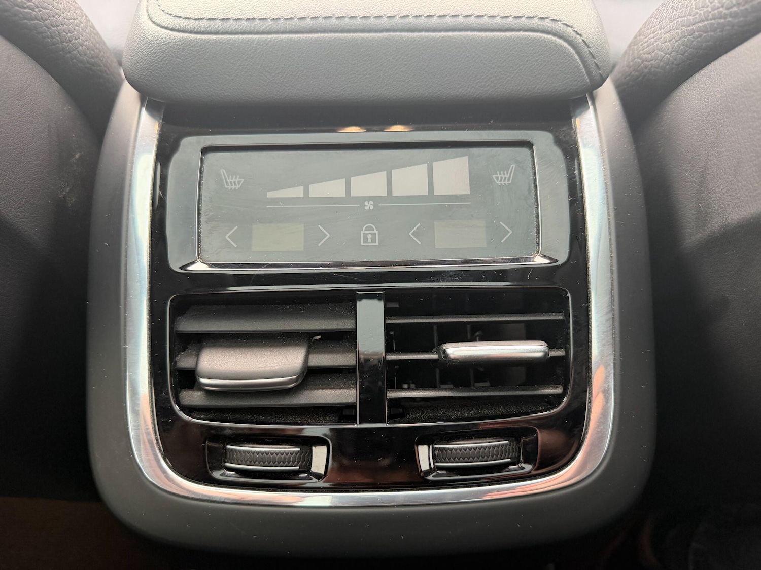 Used Volvo V60 2023 for sale - 77565023: Photo 25