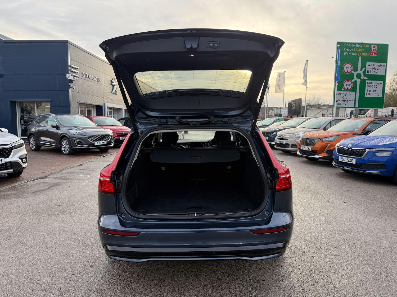 Used Volvo V60 2023 for sale - 77565023: Photo 37