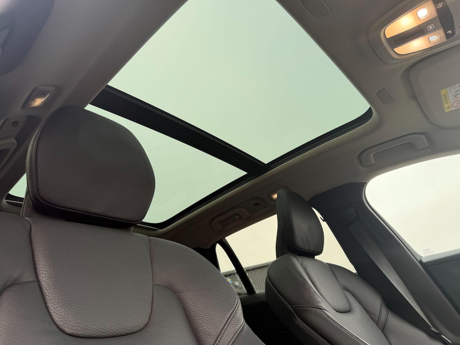 Used Volvo V60 2023 for sale - 77565023: Photo 41