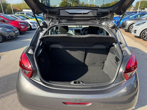 Used Peugeot 208 2019 for sale - 76239375: Photo 9