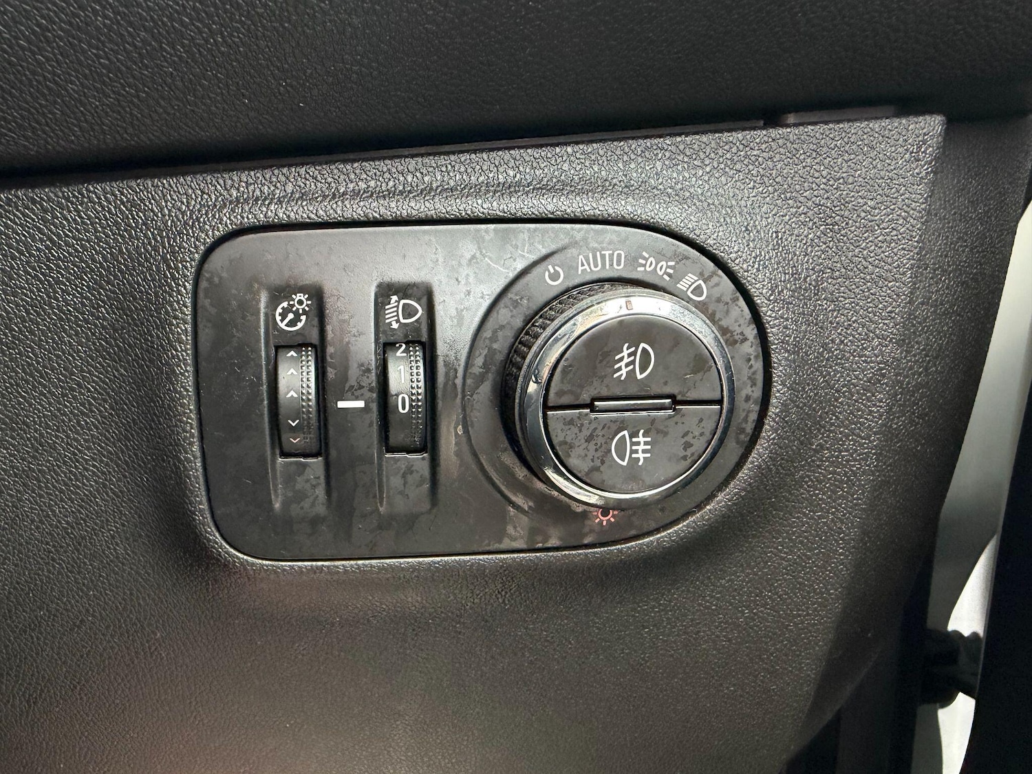 Used Vauxhall Corsa 2016 for sale - 76620286: Photo 12