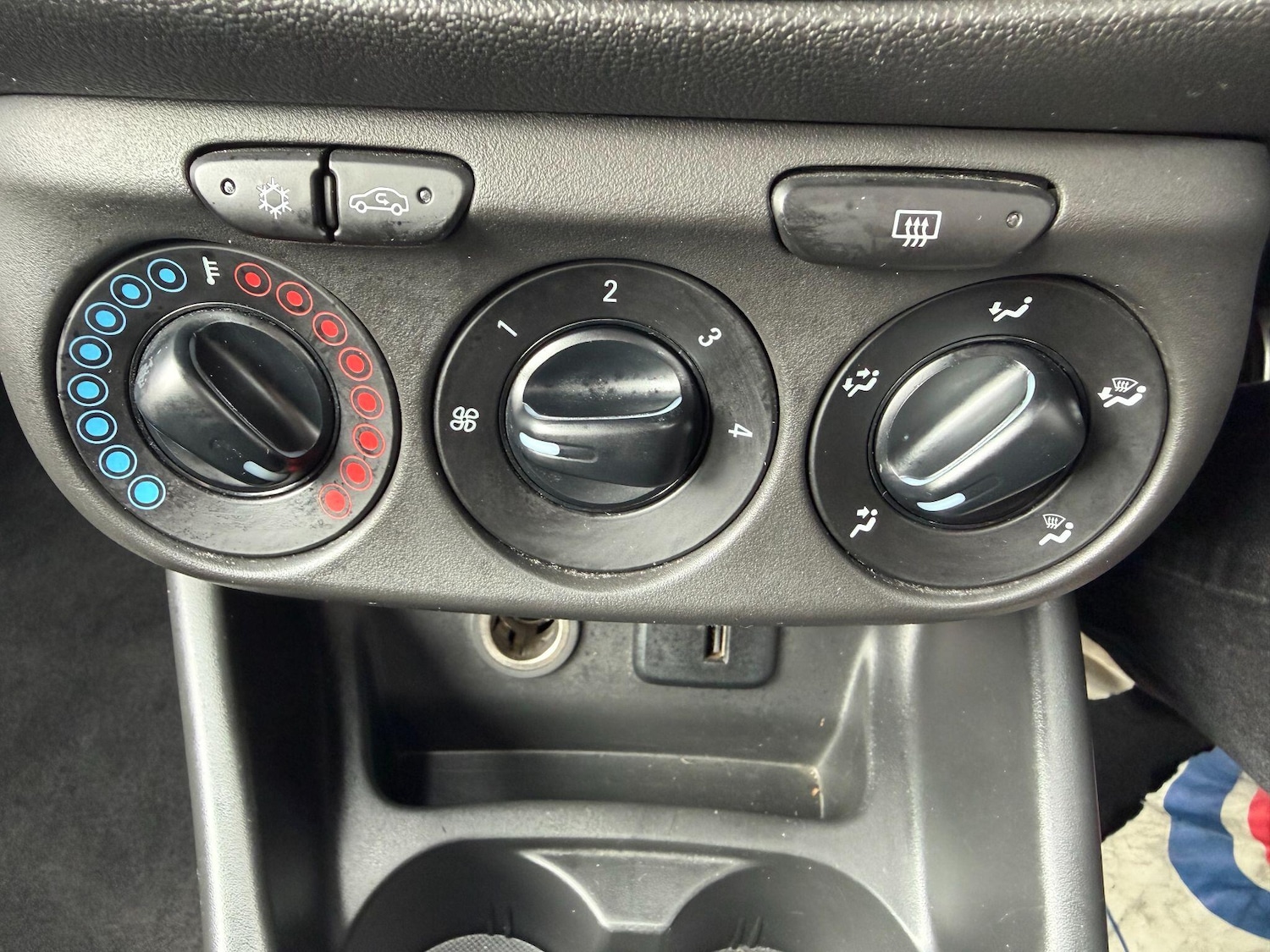 Used Vauxhall Corsa 2016 for sale - 76620286: Photo 17