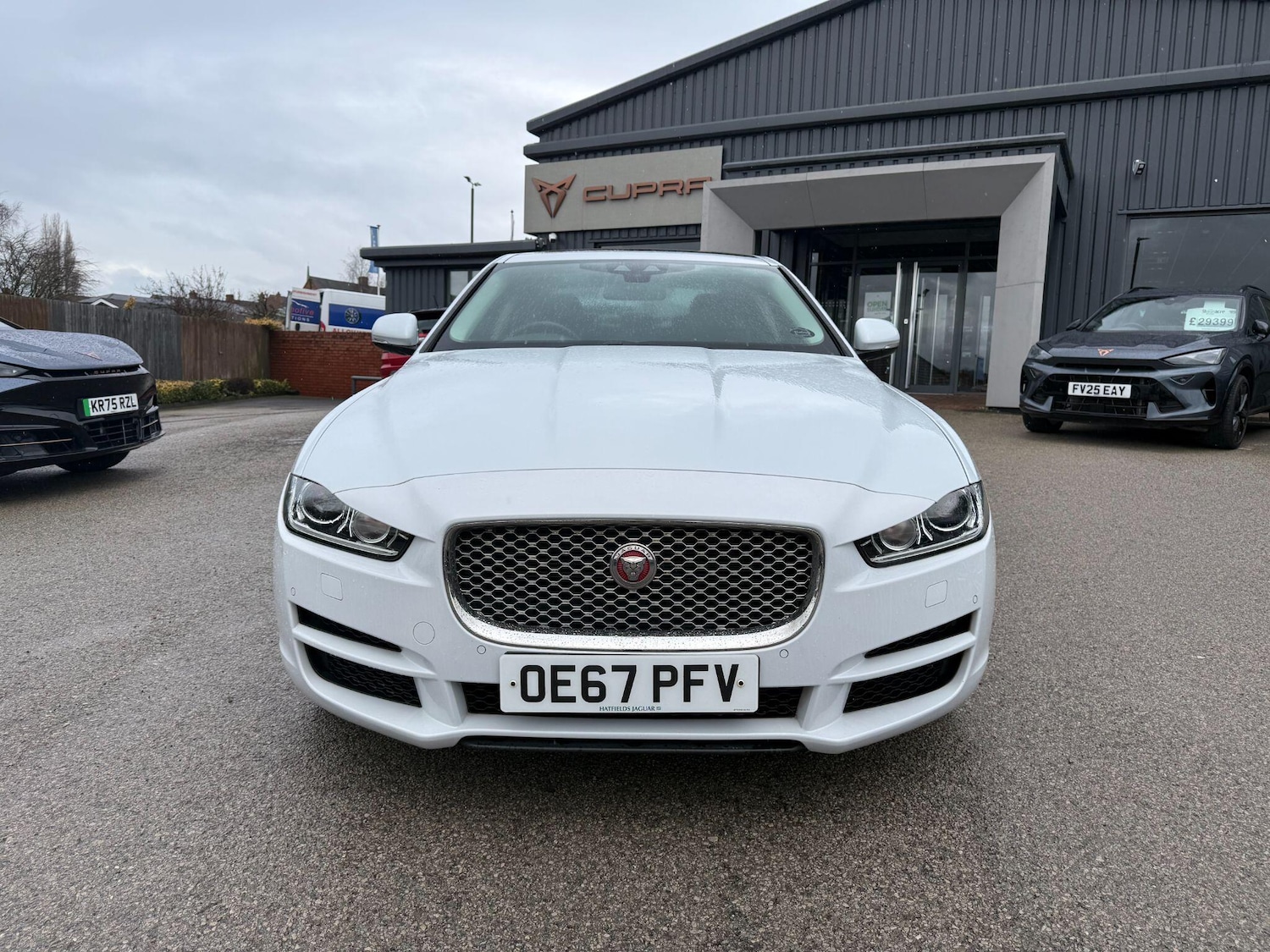 Used Jaguar XE 2017 for sale - 77538219: Photo 2