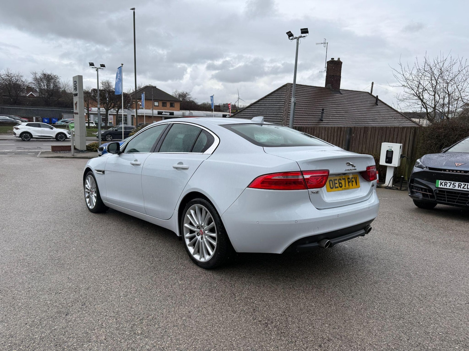 Used Jaguar XE 2017 for sale - 77538219: Photo 4