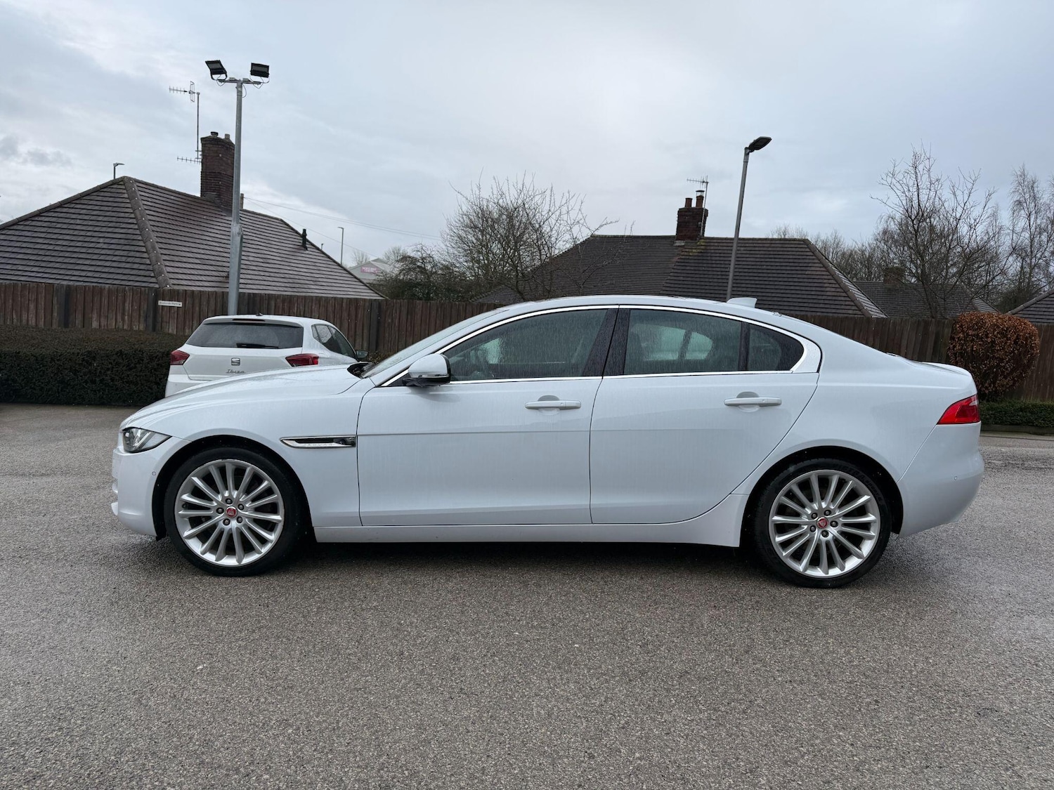 Used Jaguar XE 2017 for sale - 77538219: Photo 5