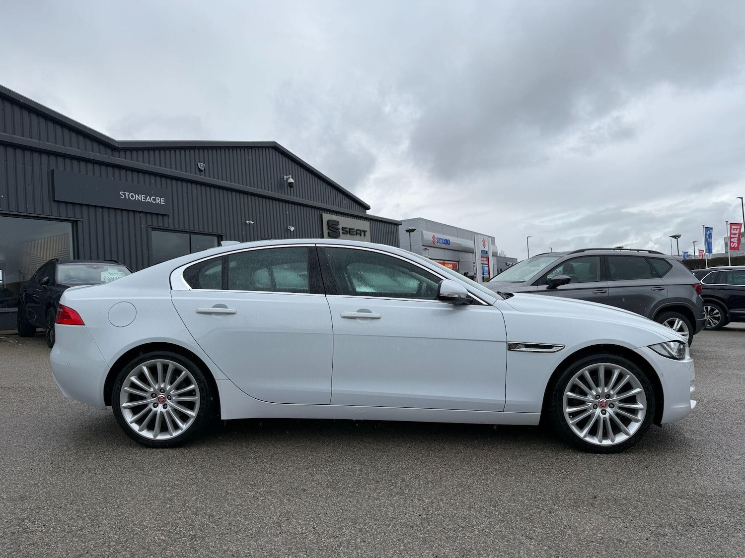 Used Jaguar XE 2017 for sale - 77538219: Photo 7
