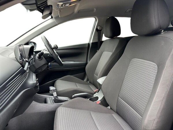 Used Hyundai i20 2022 for sale - 76040405: Photo 9