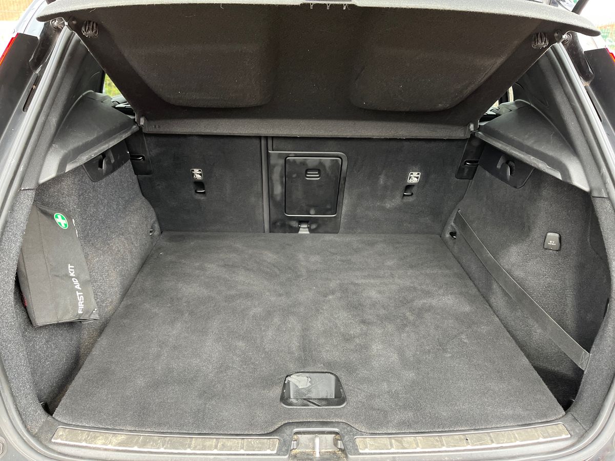 Used Volvo XC40 2020 for sale - 76892927: Photo 11