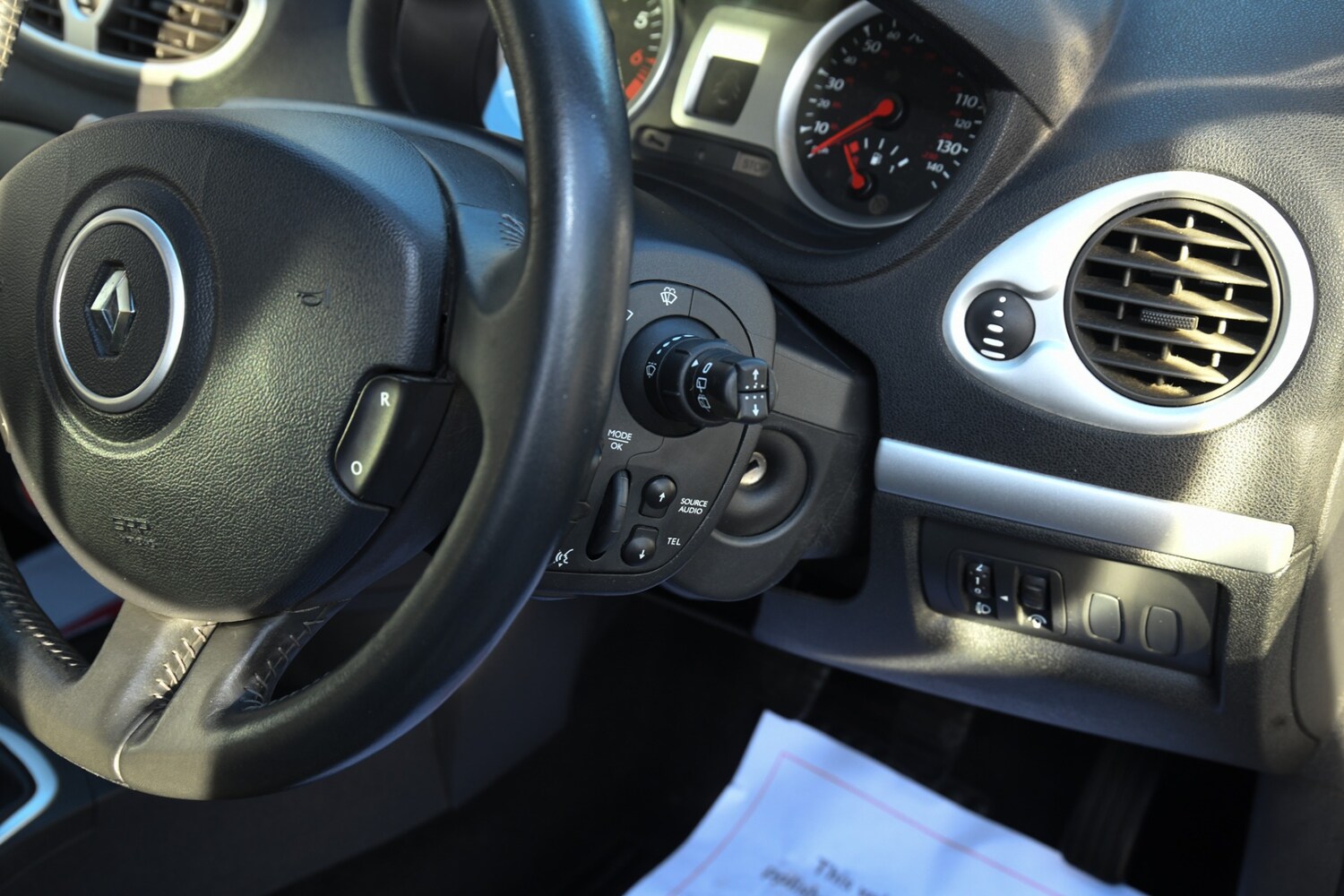 Used Renault Clio 2011 for sale - 76662816: Photo 10