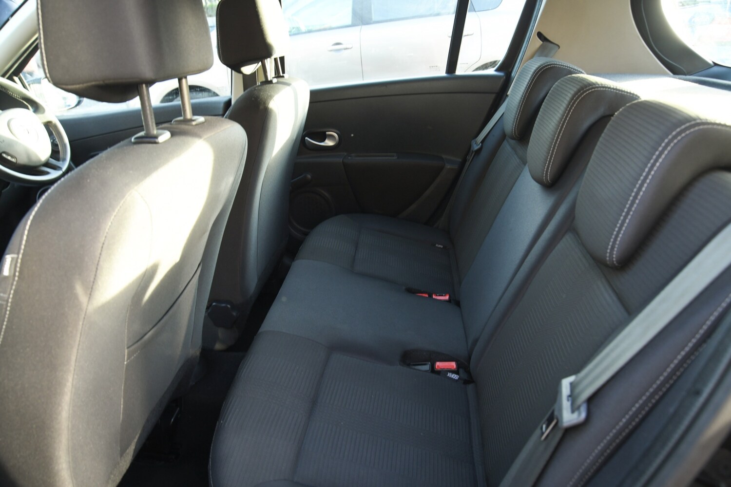 Used Renault Clio 2011 for sale - 76662816: Photo 13