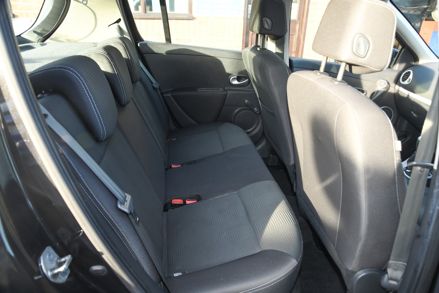 Used Renault Clio 2011 for sale - 76662816: Photo 14