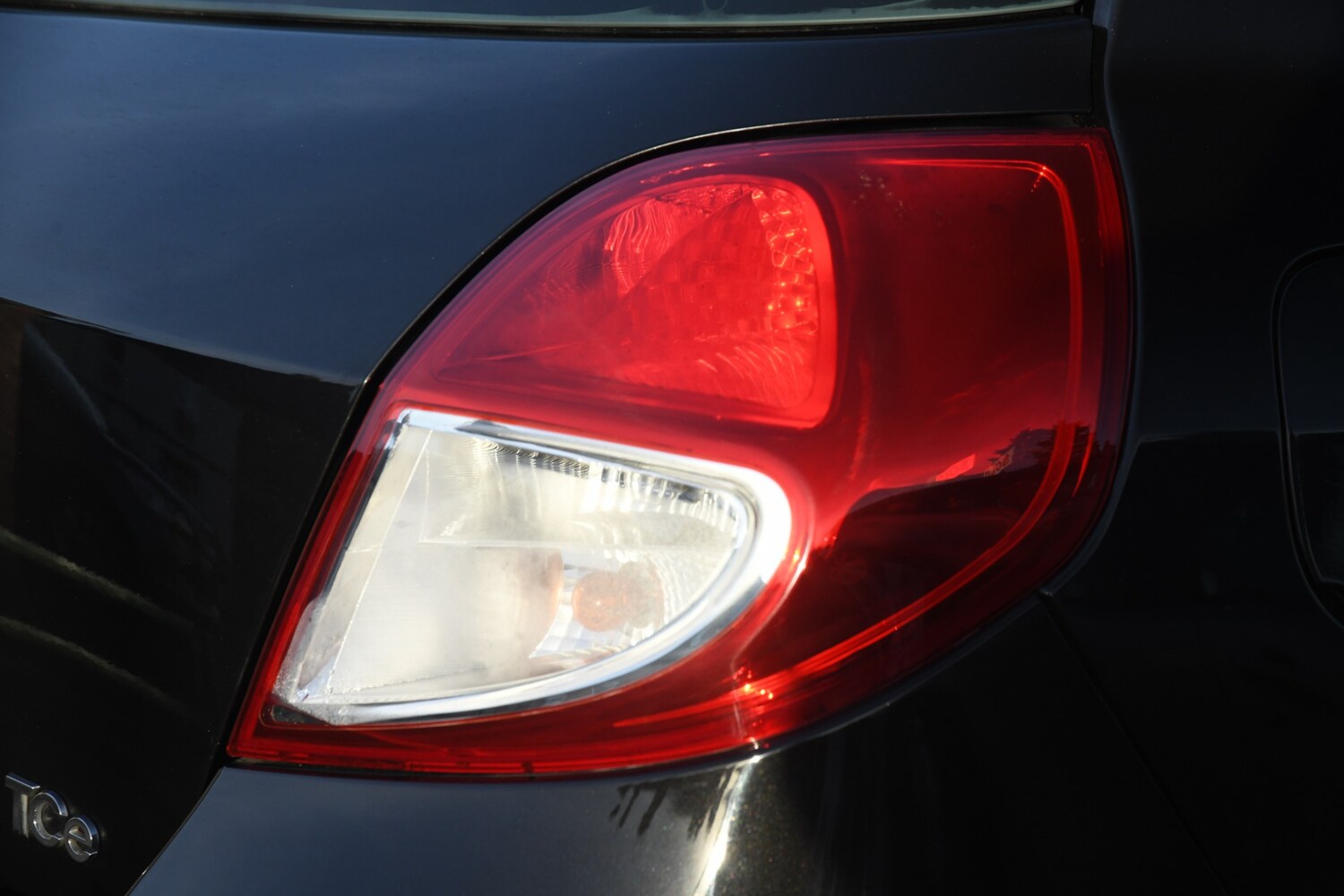 Used Renault Clio 2011 for sale - 76662816: Photo 24