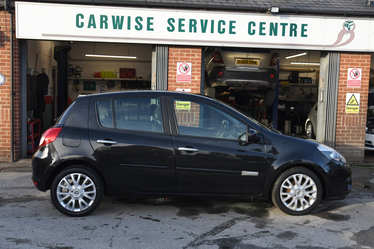 Used Renault Clio 2011 for sale - 76662816: Photo 25