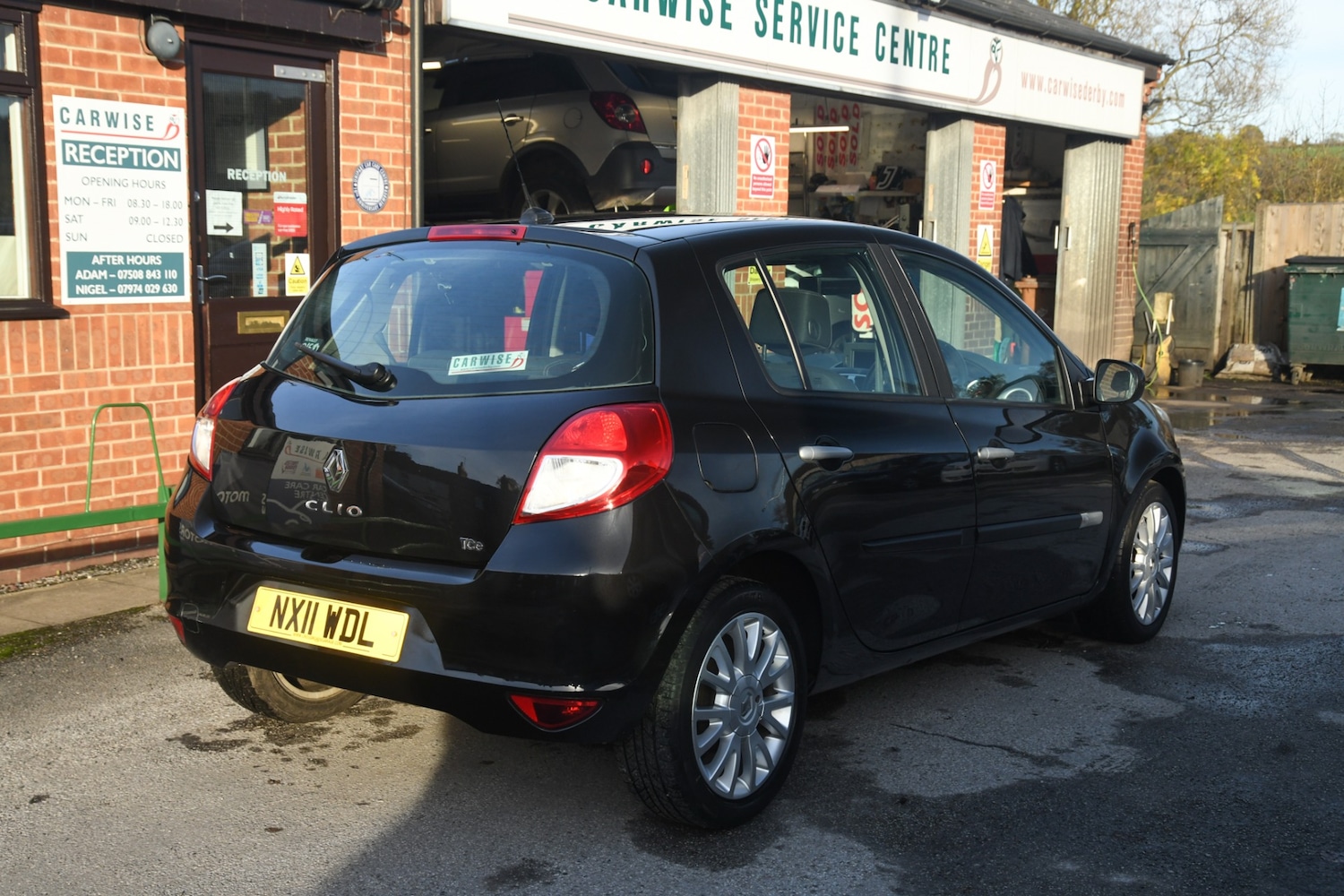Used Renault Clio 2011 for sale - 76662816: Photo 5