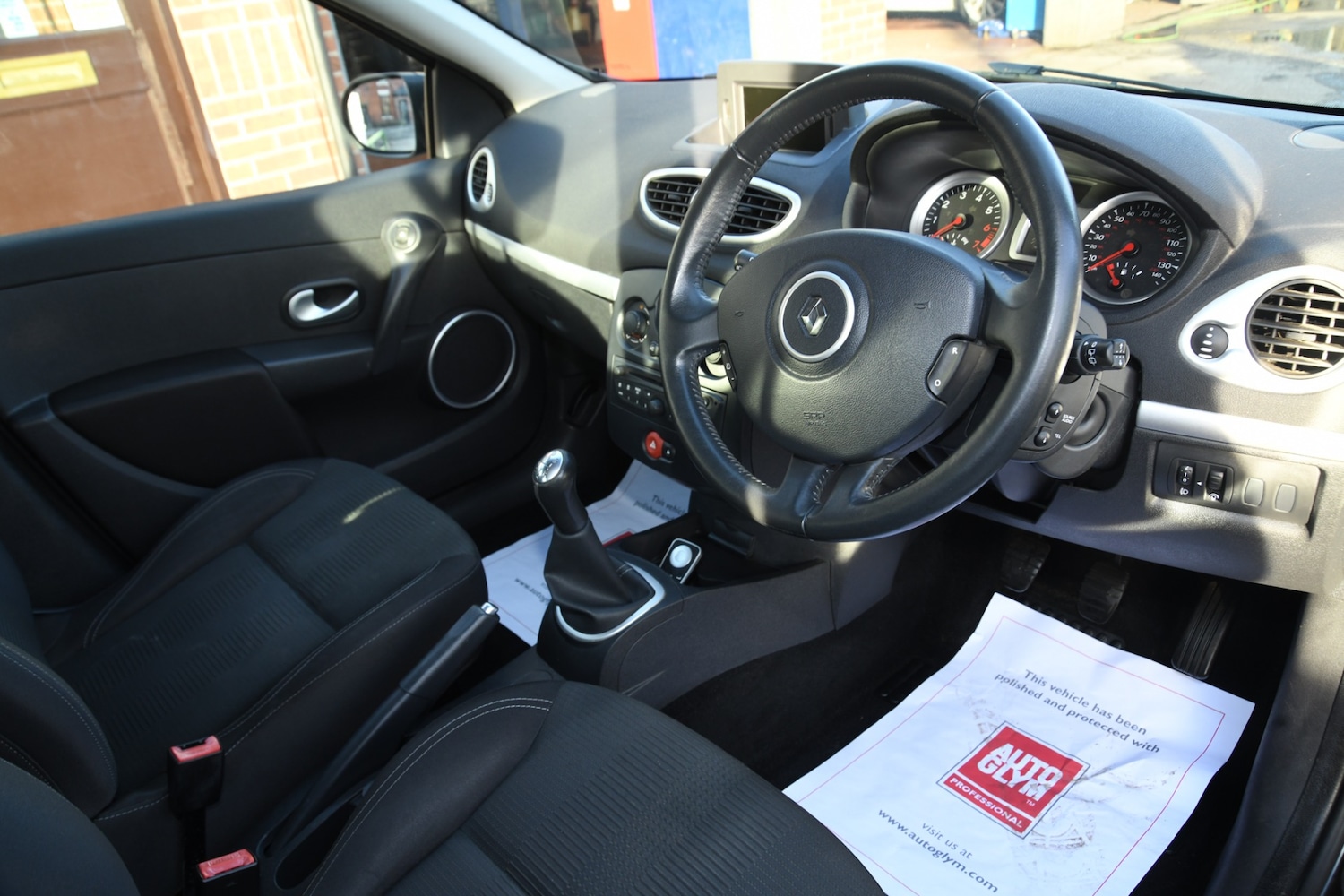 Used Renault Clio 2011 for sale - 76662816: Photo 7