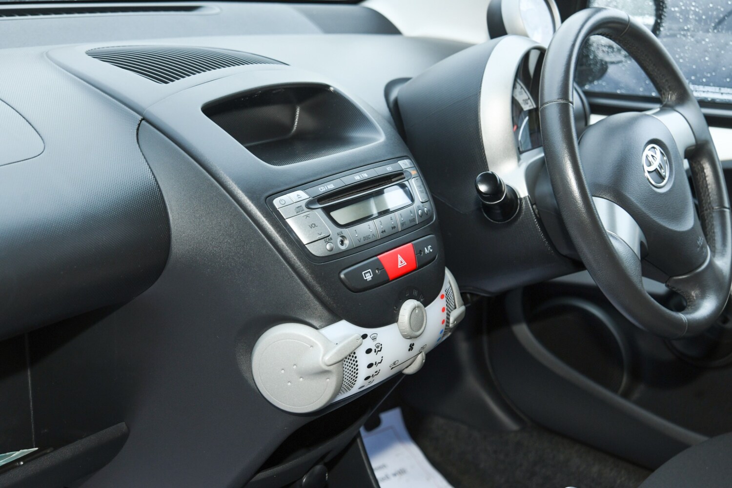 Used Toyota AYGO 2012 for sale - 77363228: Photo 13