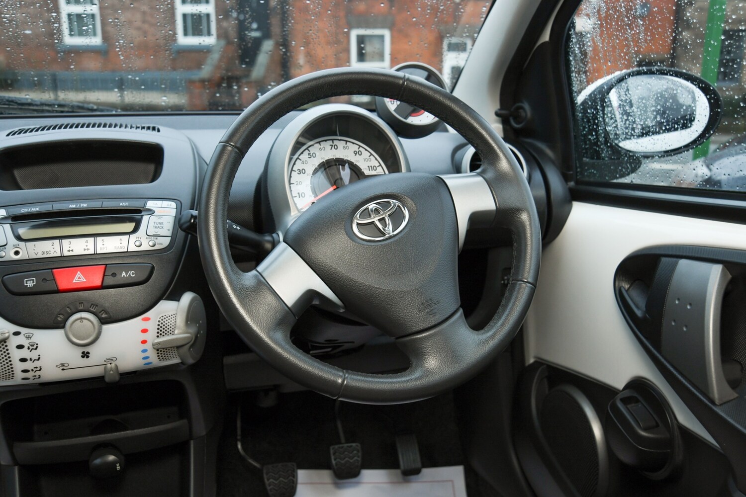 Used Toyota AYGO 2012 for sale - 77363228: Photo 21