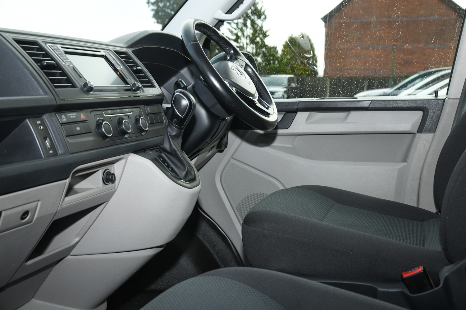 Used Volkswagen Transporter 2019 for sale - 76662564: Photo 14