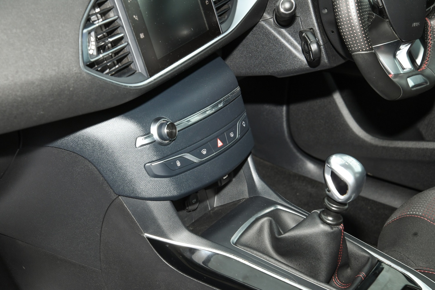 Used Peugeot 308 2017 for sale - 76089389: Photo 19