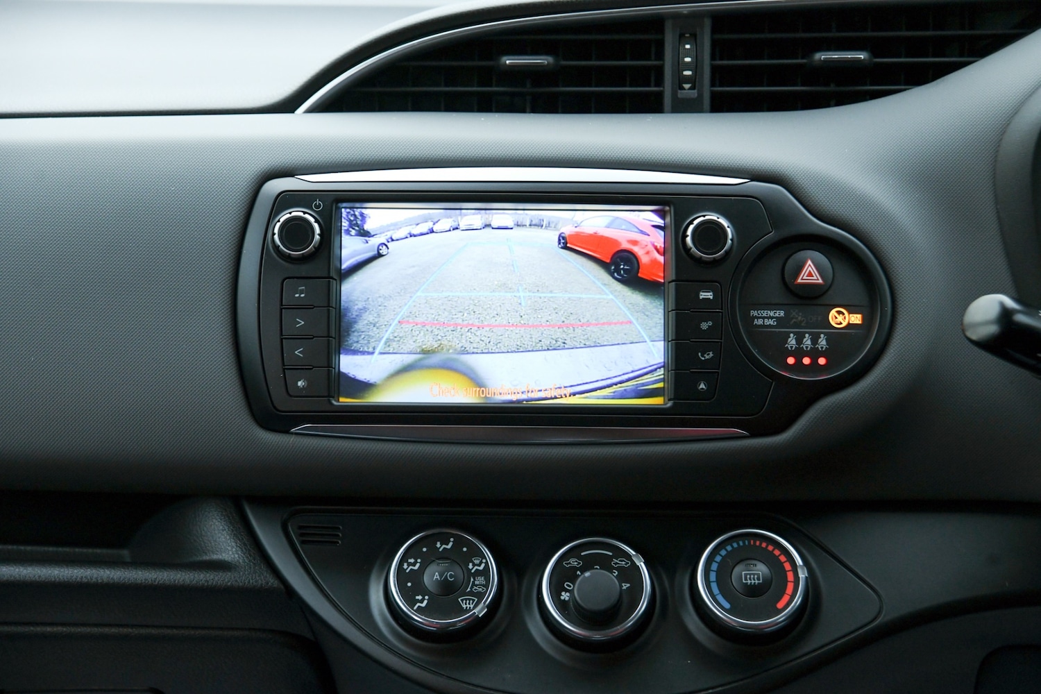 Used Toyota Yaris 2015 for sale - 77363227: Photo 16