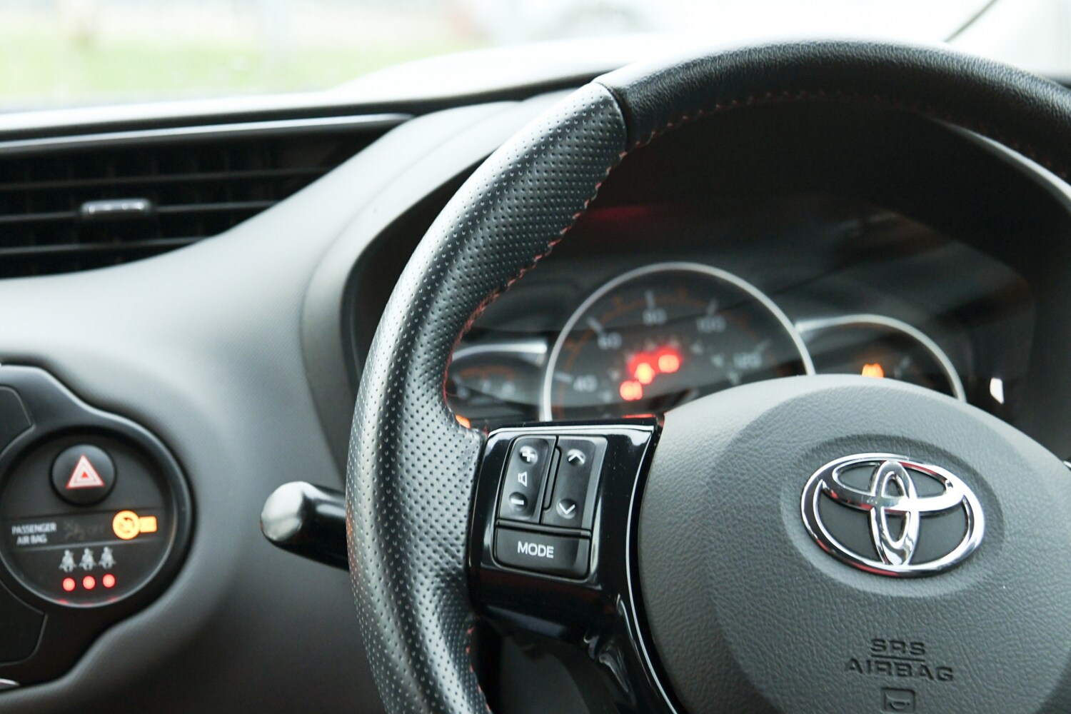 Used Toyota Yaris 2015 for sale - 77363227: Photo 24