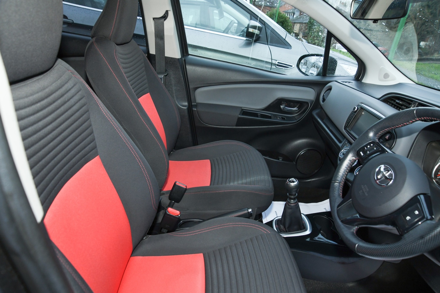 Used Toyota Yaris 2015 for sale - 77363227: Photo 9