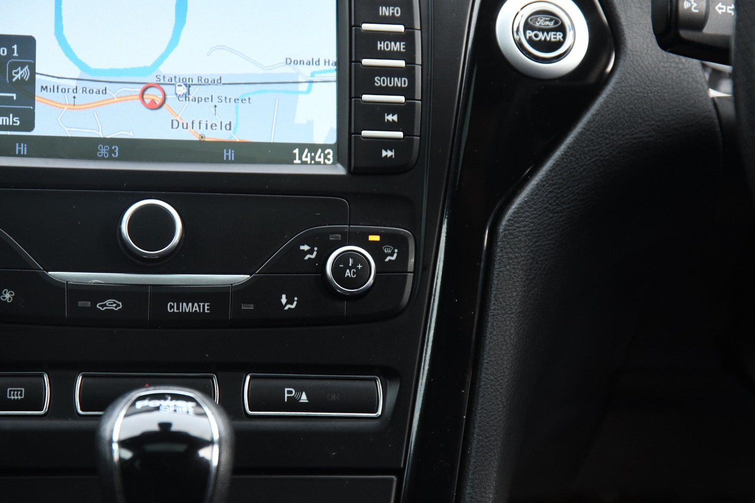 Used Ford Mondeo 2013 for sale - 77223204: Photo 32