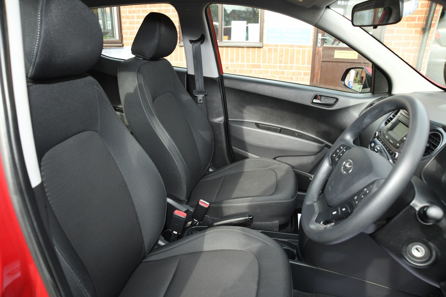 Used Hyundai i10 2017 for sale - 76436678: Photo 13