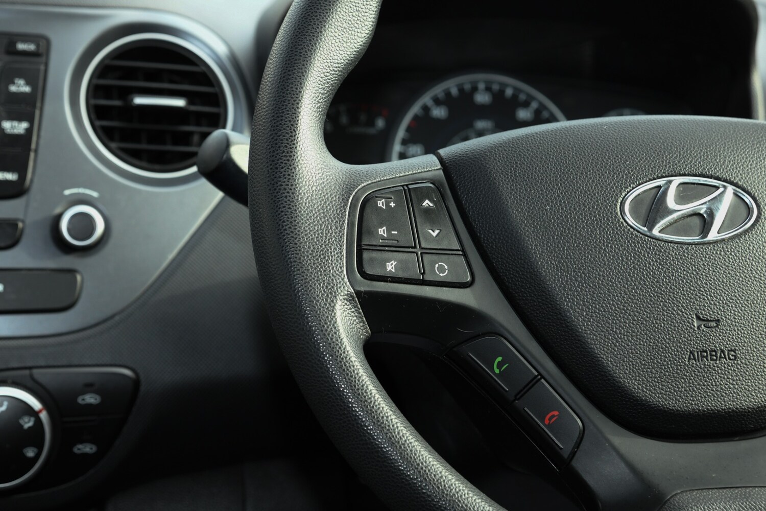 Used Hyundai i10 2017 for sale - 76436678: Photo 24