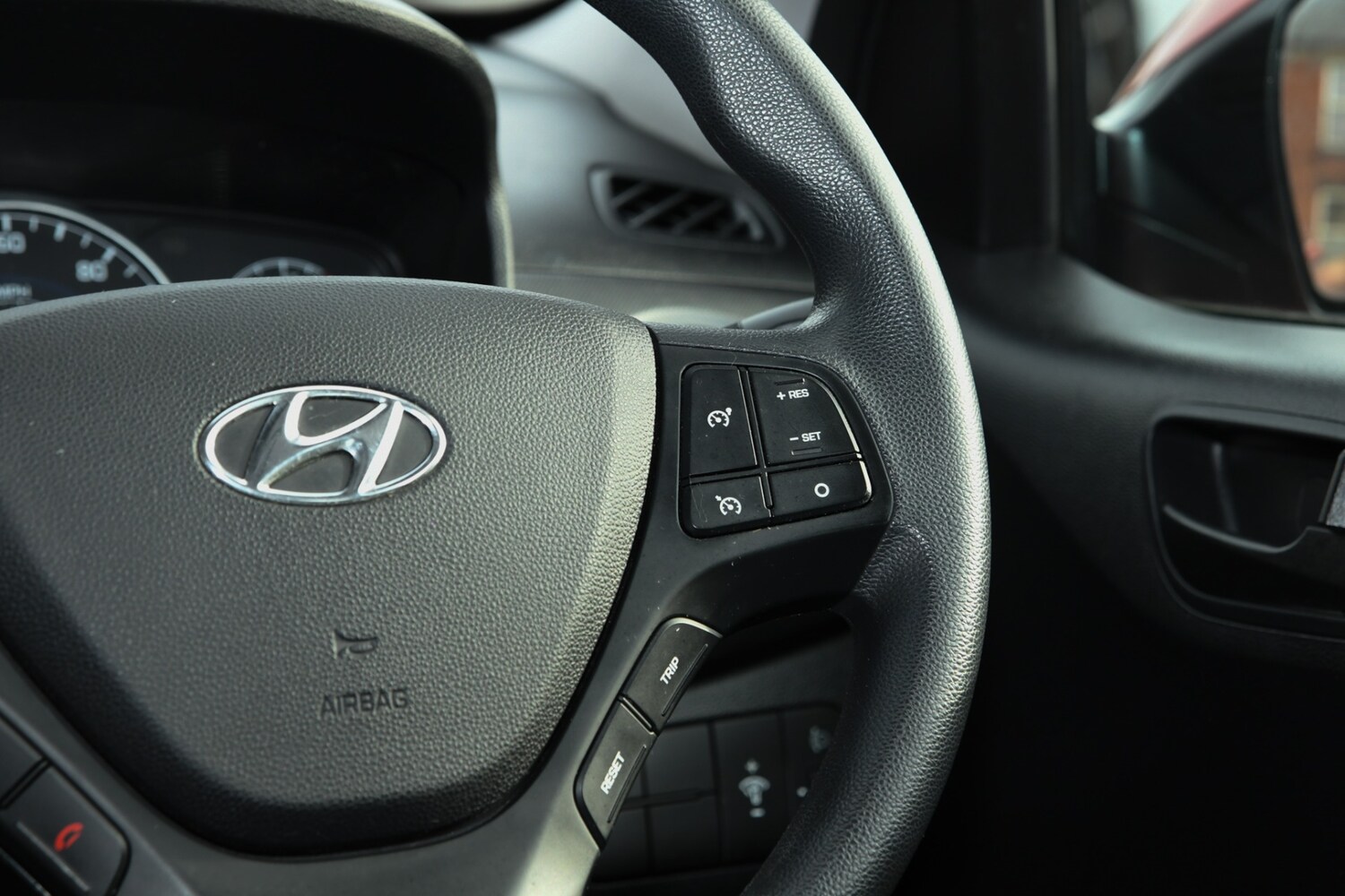 Used Hyundai i10 2017 for sale - 76436678: Photo 25