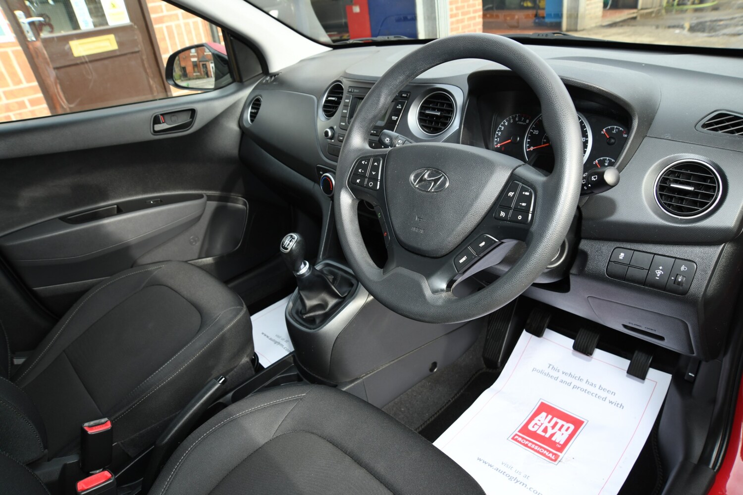 Used Hyundai i10 2017 for sale - 76436678: Photo 8