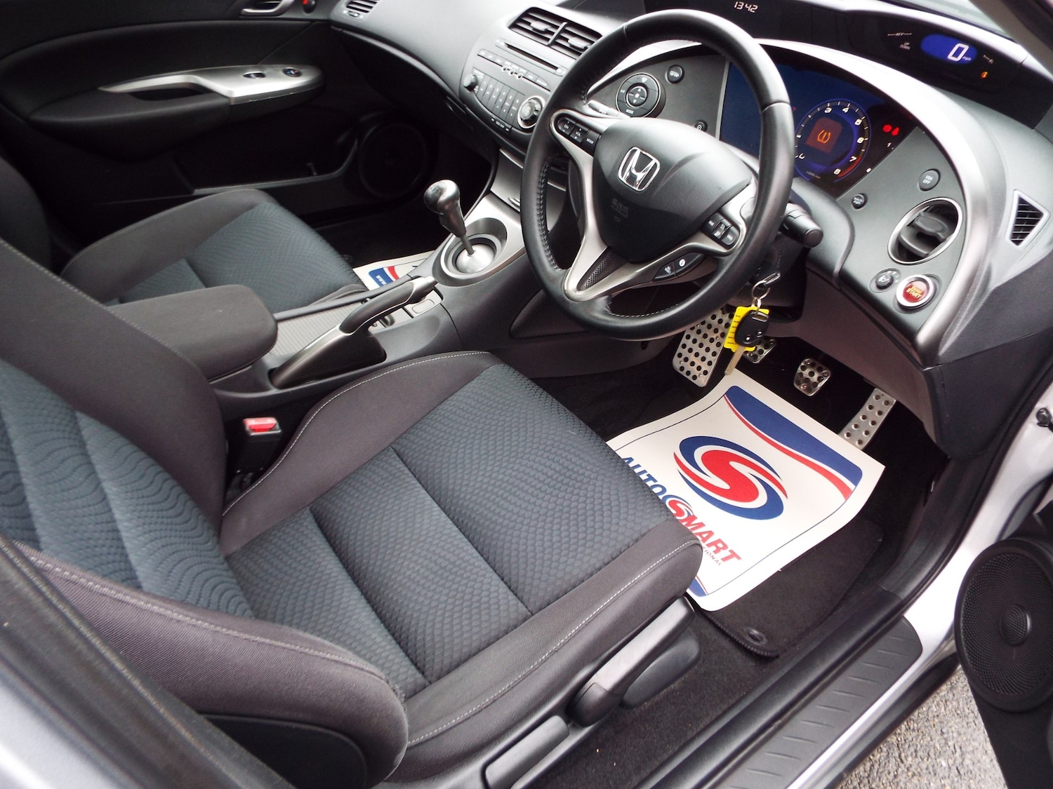 Used Honda Civic 2010 for sale - 76158362: Photo 24