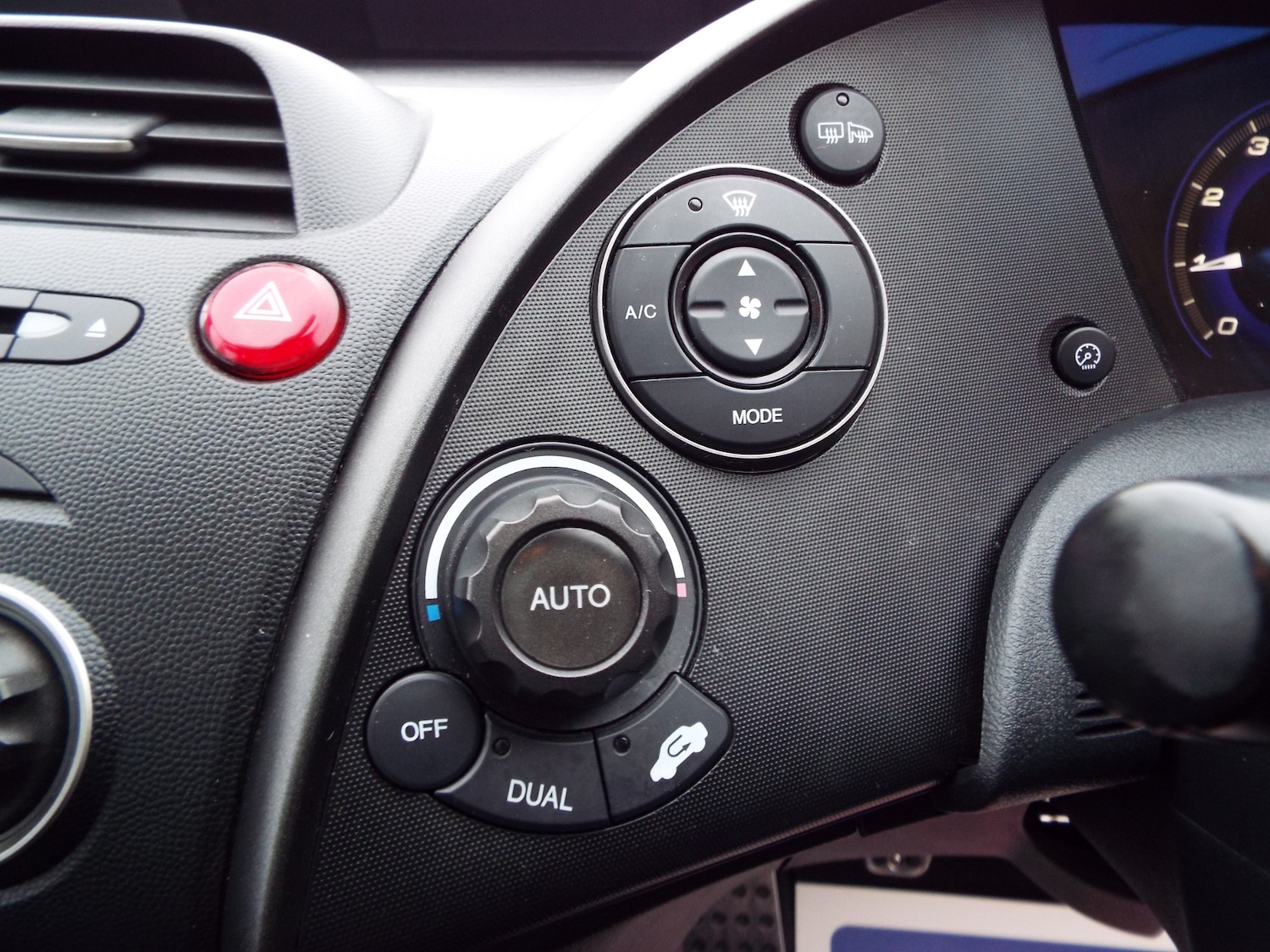 Used Honda Civic 2010 for sale - 76158362: Photo 40
