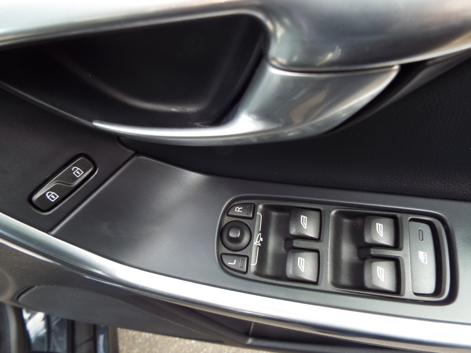 Used Volvo XC60 2014 for sale - 78133371: Photo 28