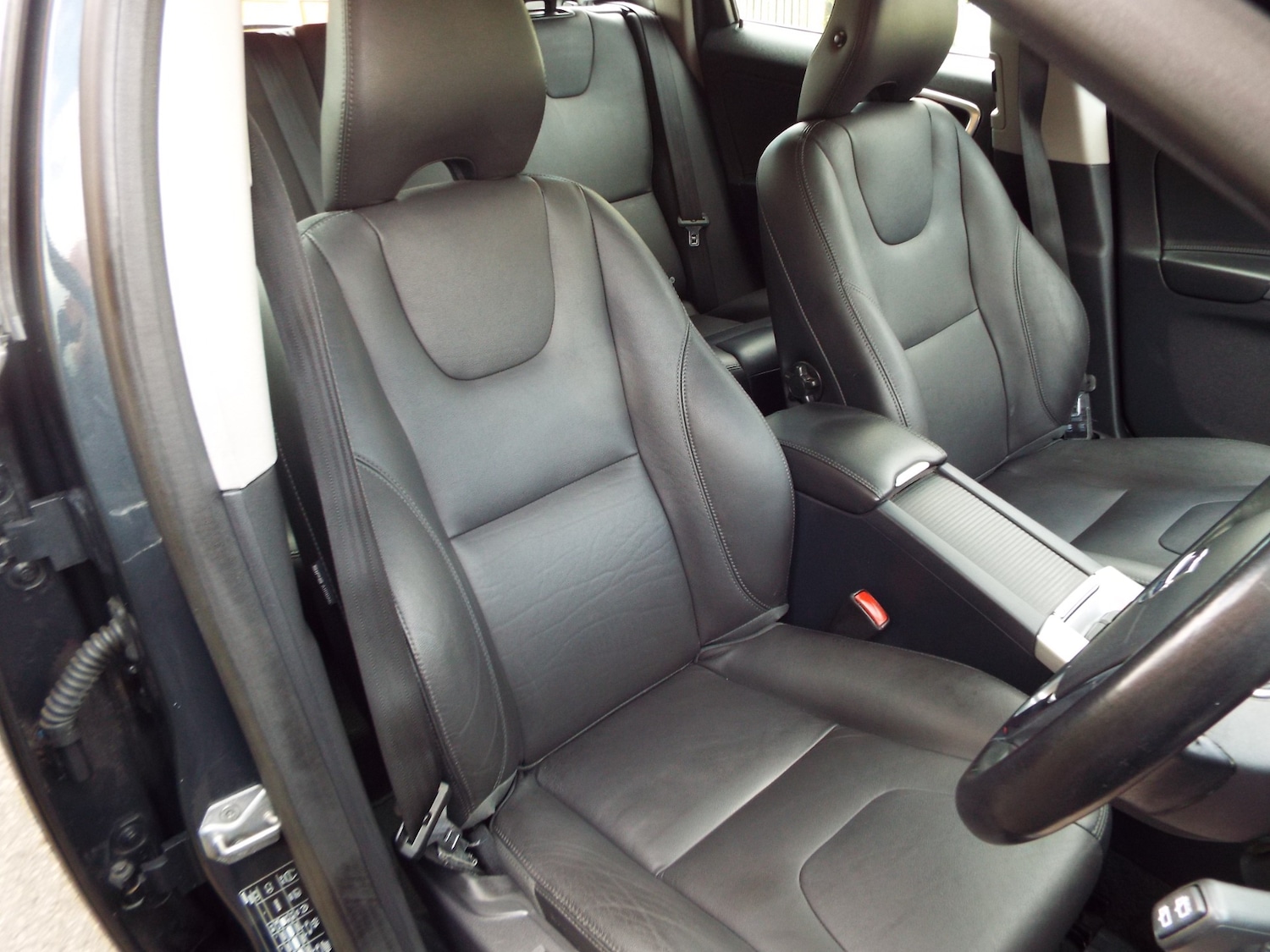 Used Volvo XC60 2014 for sale - 78133371: Photo 30