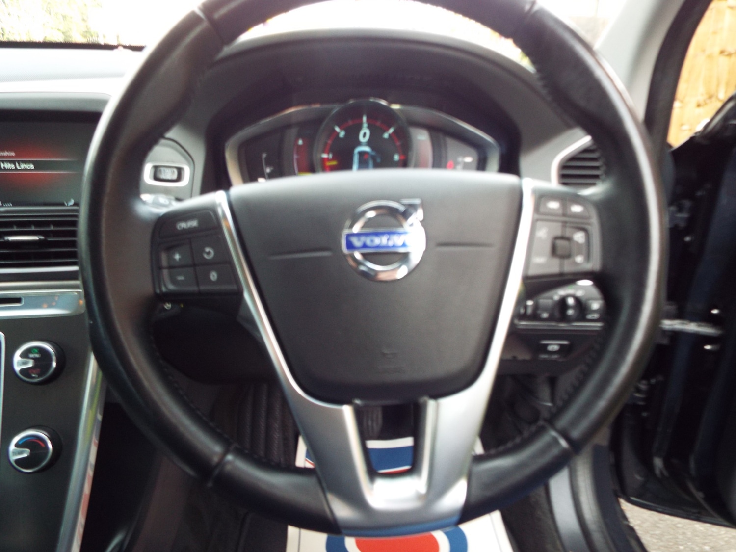 Used Volvo XC60 2014 for sale - 78133371: Photo 31