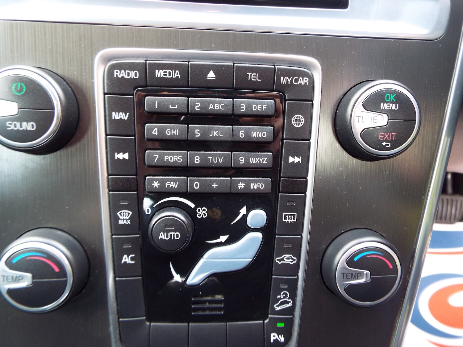 Used Volvo XC60 2014 for sale - 78133371: Photo 36