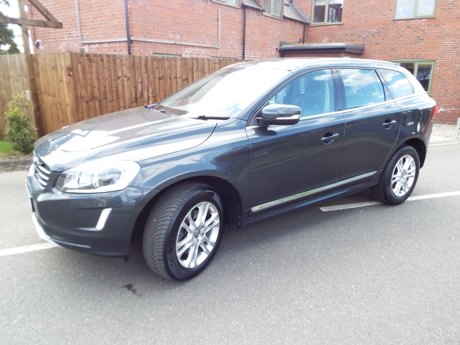 Used Volvo XC60 2014 for sale - 78133371: Photo 6