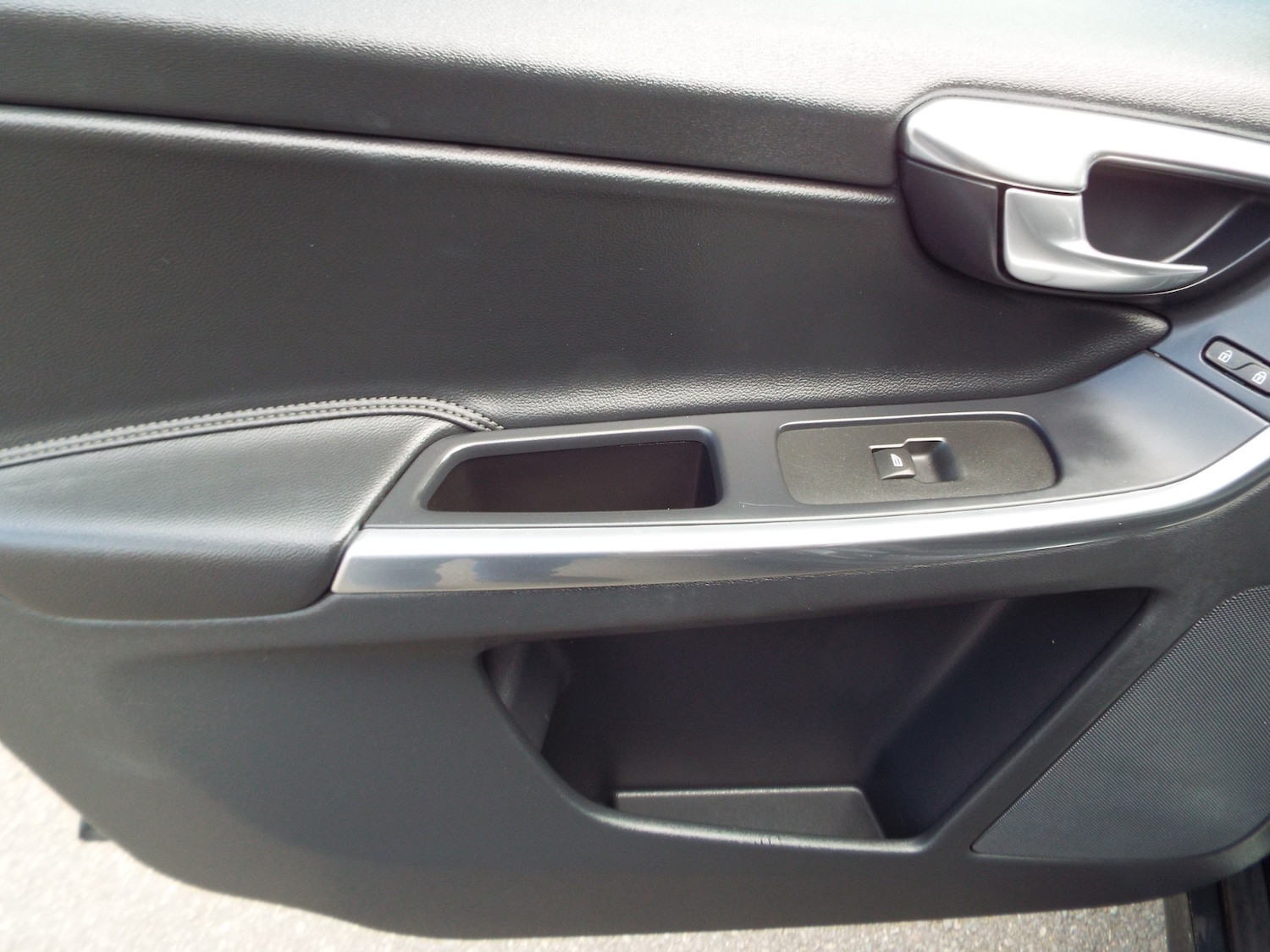 Used Volvo XC60 2014 for sale - 78133371: Photo 9