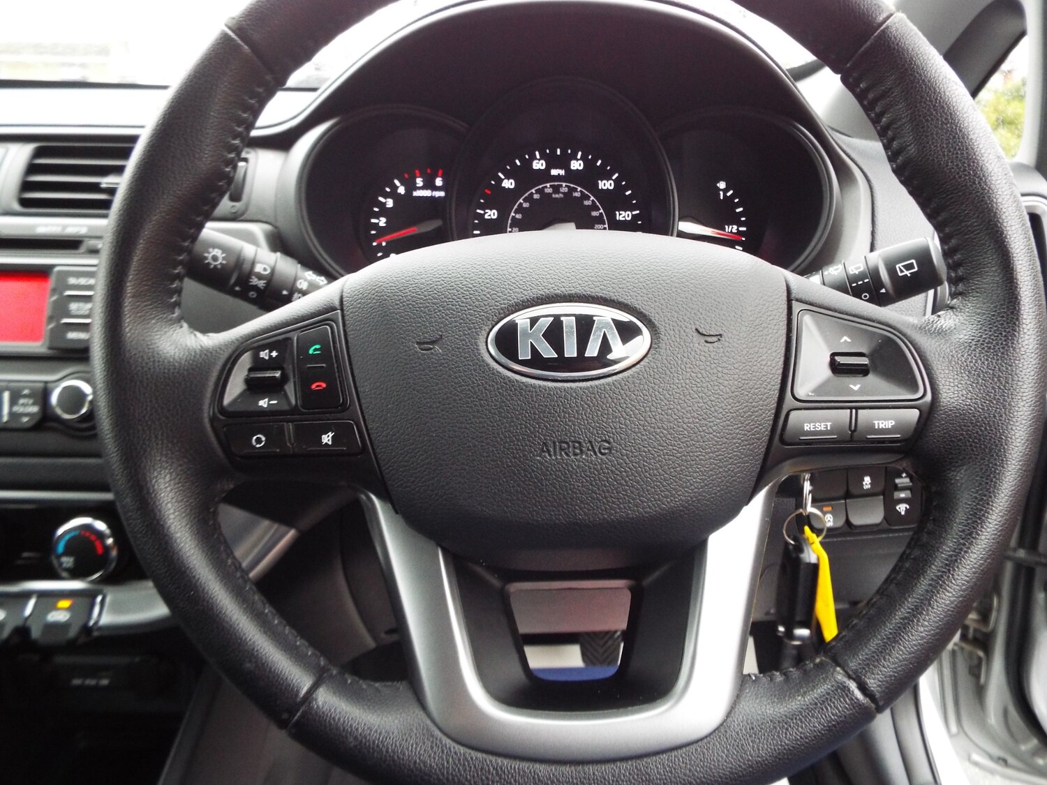 Used Kia Rio 2013 for sale - 76157523: Photo 27