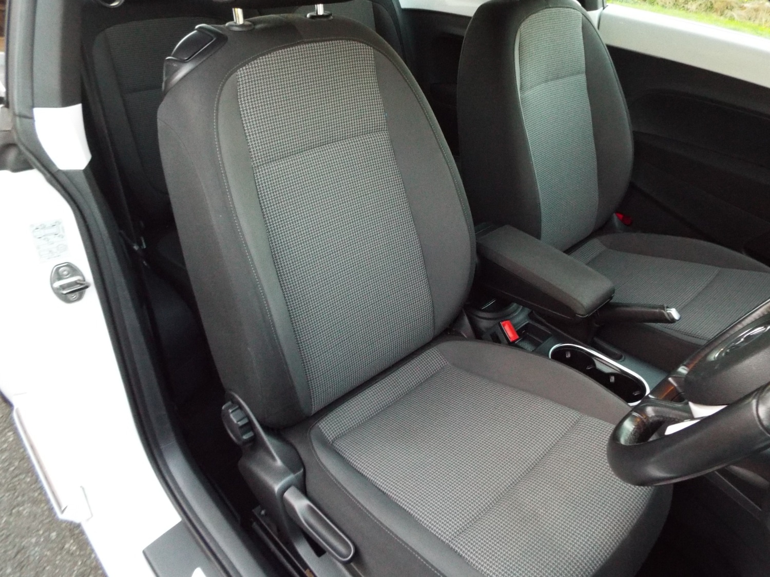 Used Volkswagen Beetle 2014 for sale - 76600149: Photo 26