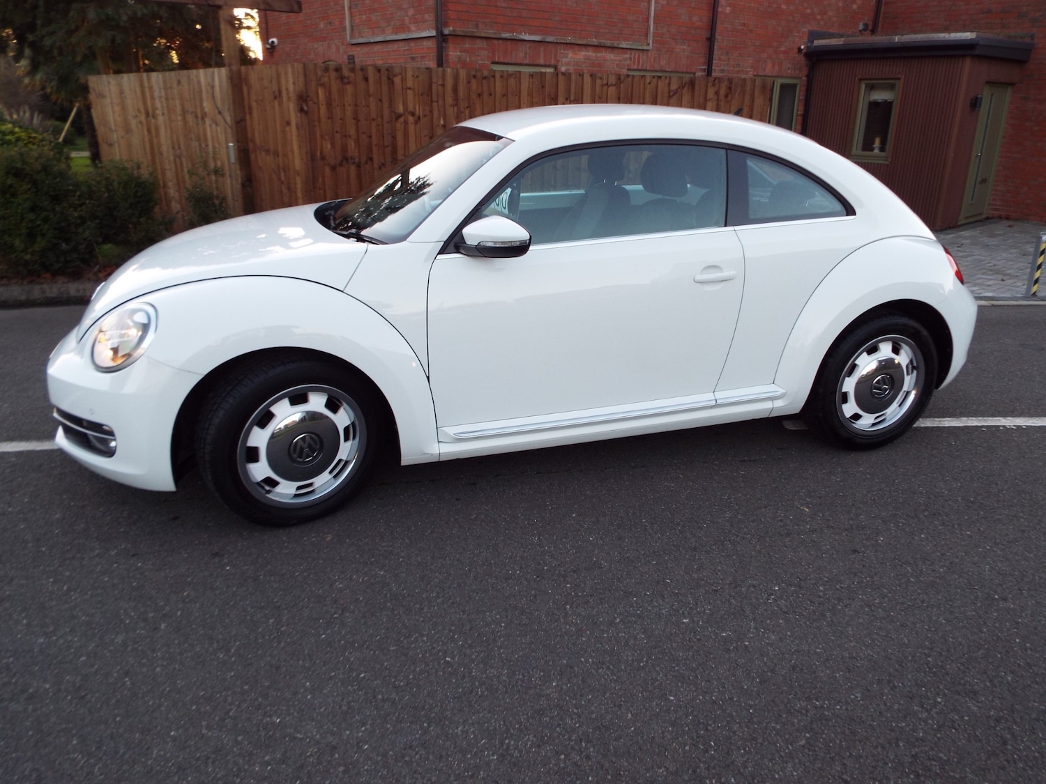 Used Volkswagen Beetle 2014 for sale - 76600149: Photo 8