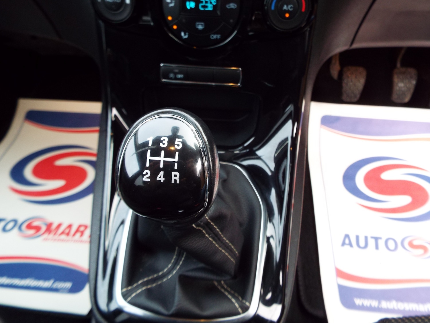 Used Ford Fiesta 2015 for sale - 77375700: Photo 33