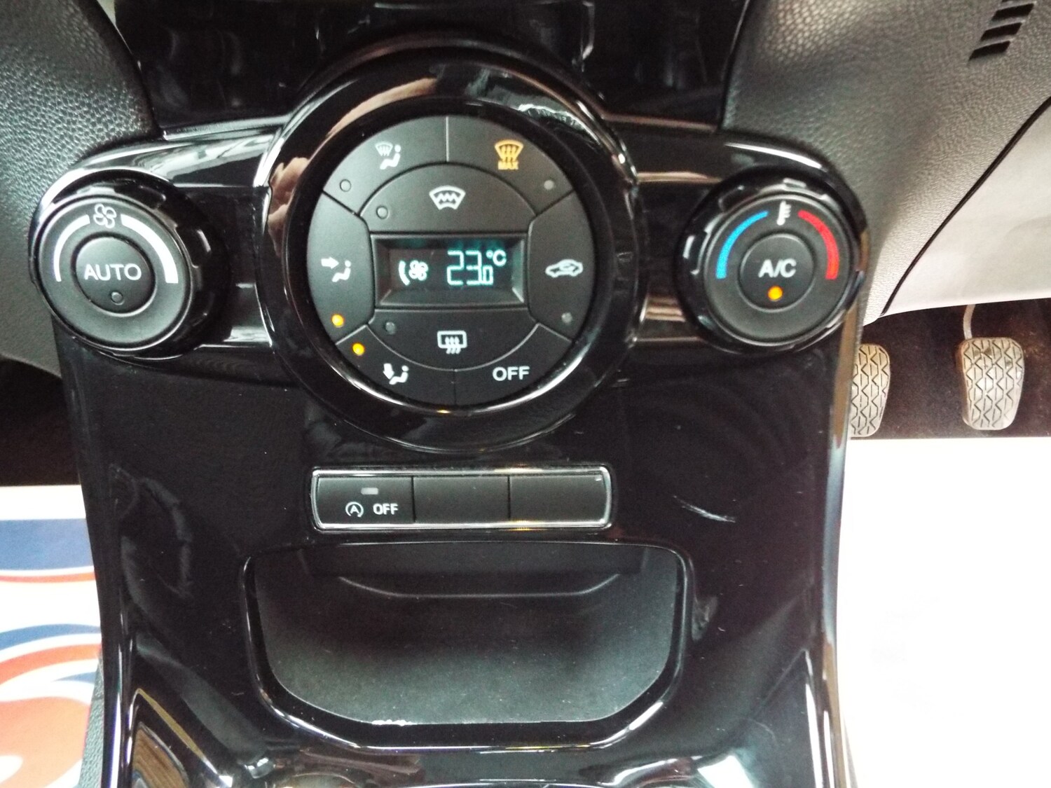 Used Ford Fiesta 2015 for sale - 77375700: Photo 35